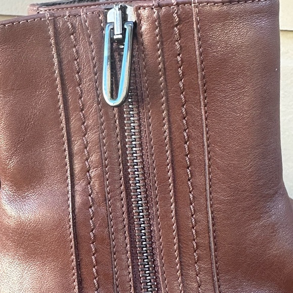 Aquatalia Narina Calf Brown Leather Zipper Ankle and Booties Boots. - Picture 4 of 10